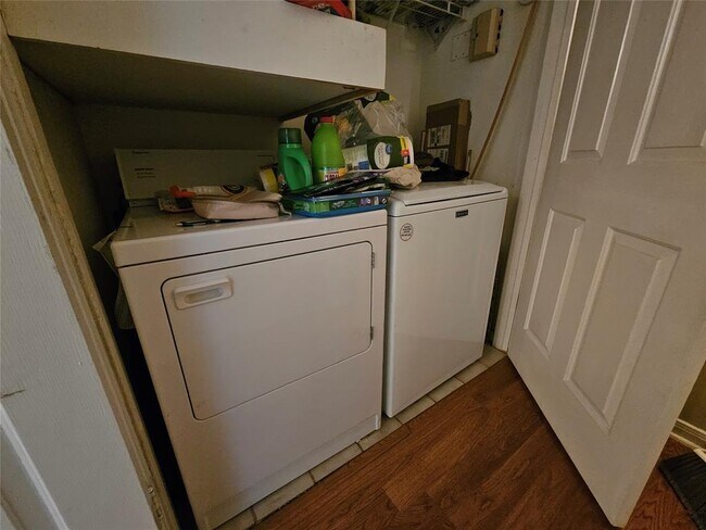 Building Photo - 501 W 26th St