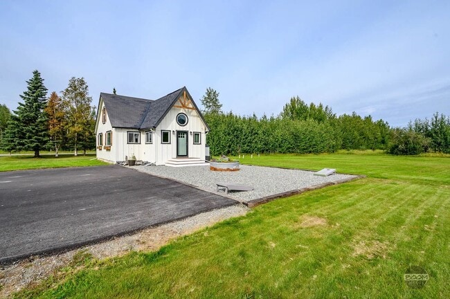 Building Photo - 4650 Bodenburg Loop