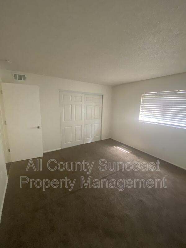 Building Photo - 7450-7435 35th St N