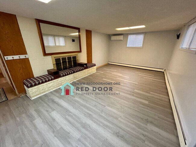 Building Photo - 3115 8th Ave N