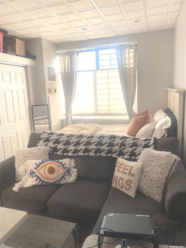 26910 Grand Central Pkwy 26910 Grand Central Pkwy Queens NY 11005