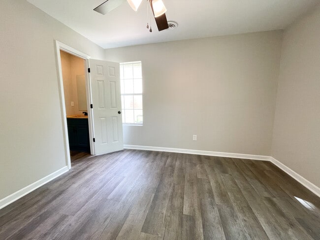 Building Photo - 437 Kingshead Ct