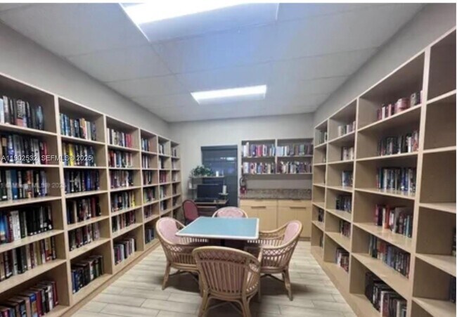 Building Photo - 1522 SE 16th Ave