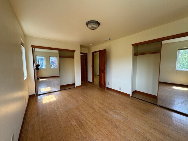 Building Photo - 1135 Aloha Way