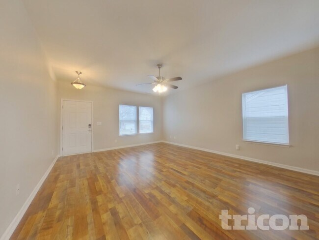 Building Photo - 1135 Blue Topaz Dr