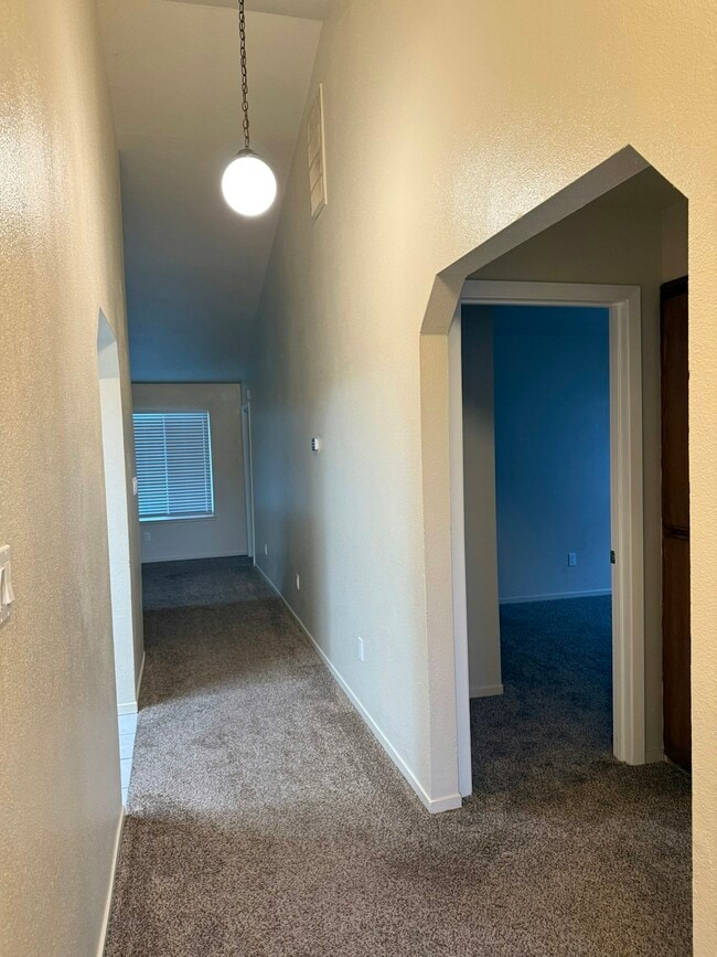 Building Photo - 1725 S Sacramento St