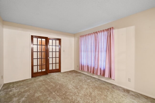 Building Photo - 424 W Nicholson St