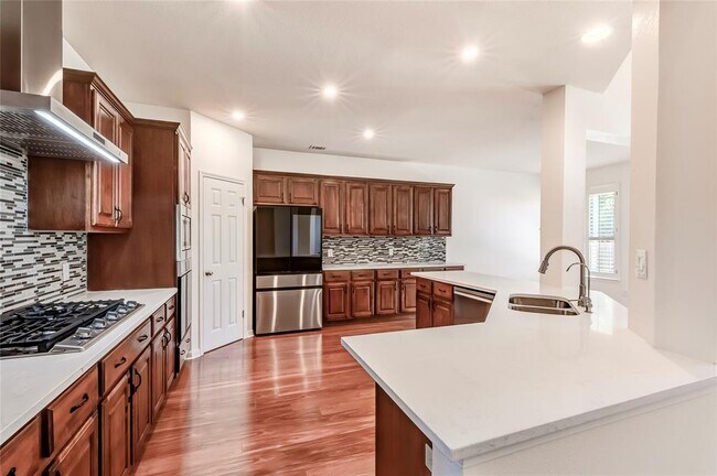 Building Photo - 15617 Pumpkin Ridge Dr