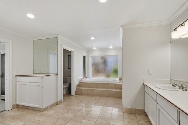 Building Photo - Stunning 3,488 Sq. Ft. Home with Pool & 3-...