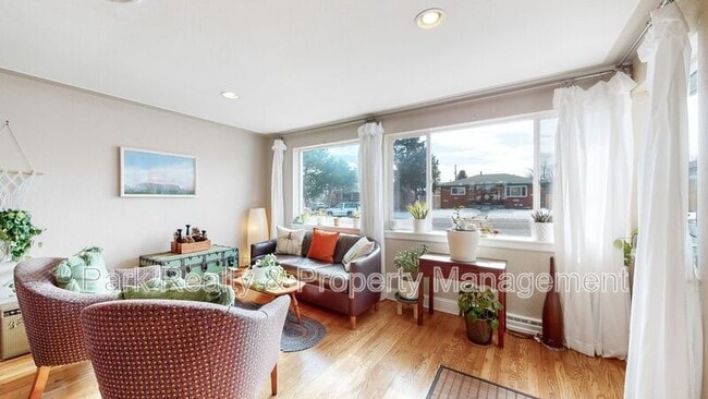 Building Photo - 6025 W 61st Ave