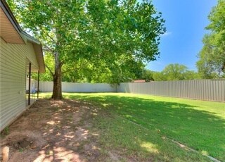 Building Photo - 211 S Fox Dr