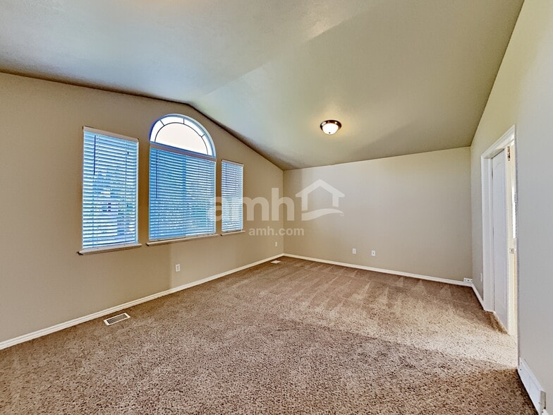 Building Photo - 5708 Plumbago Ave
