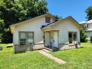 Building Photo - 225 N Hope Ave