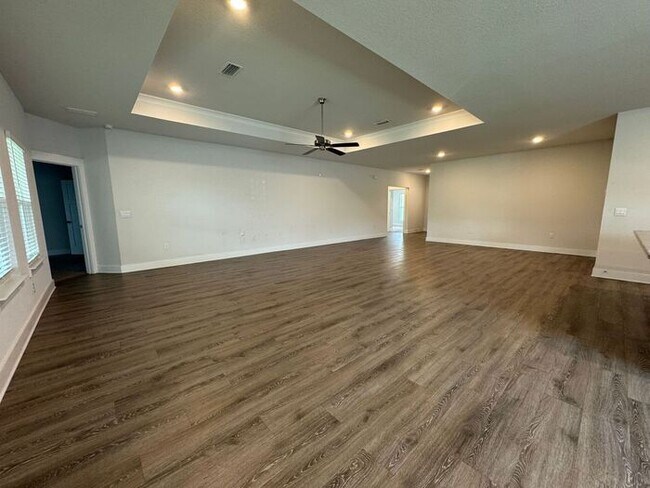Building Photo - Gulf Breeze - Sailfish Pointe - 4 bedroom, 3 bathroom w/ 3 car garage