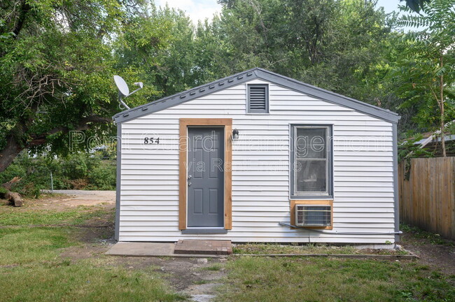 Building Photo - 854 S Belmont St
