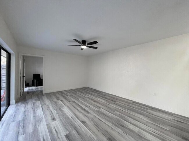 Building Photo - 1424 14th Terrace