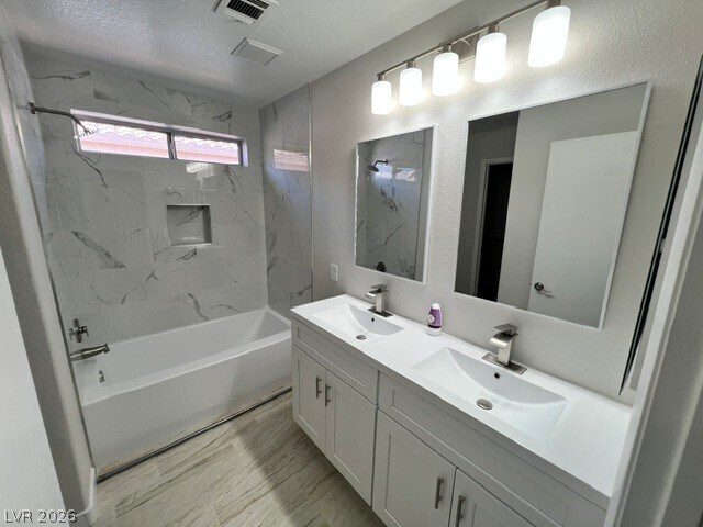 Building Photo - 7800 Seychelles Ct