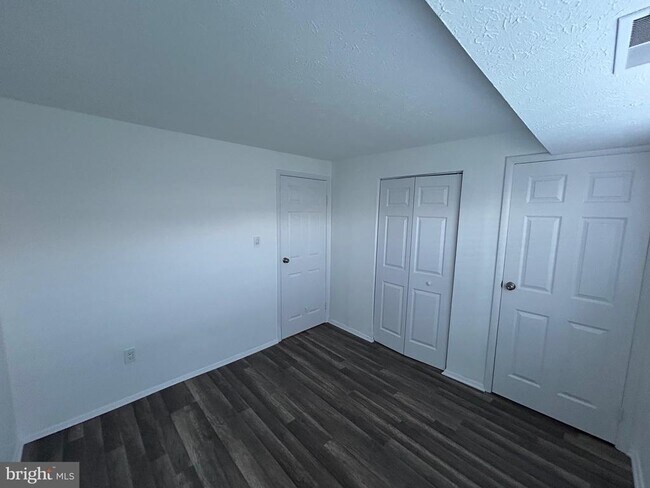 Building Photo - 12405 Hickory Tree Way