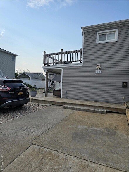 Building Photo - 18 Julian Pl