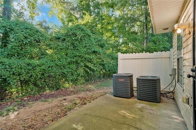 Building Photo - 2870 Vining Ridge Terrace