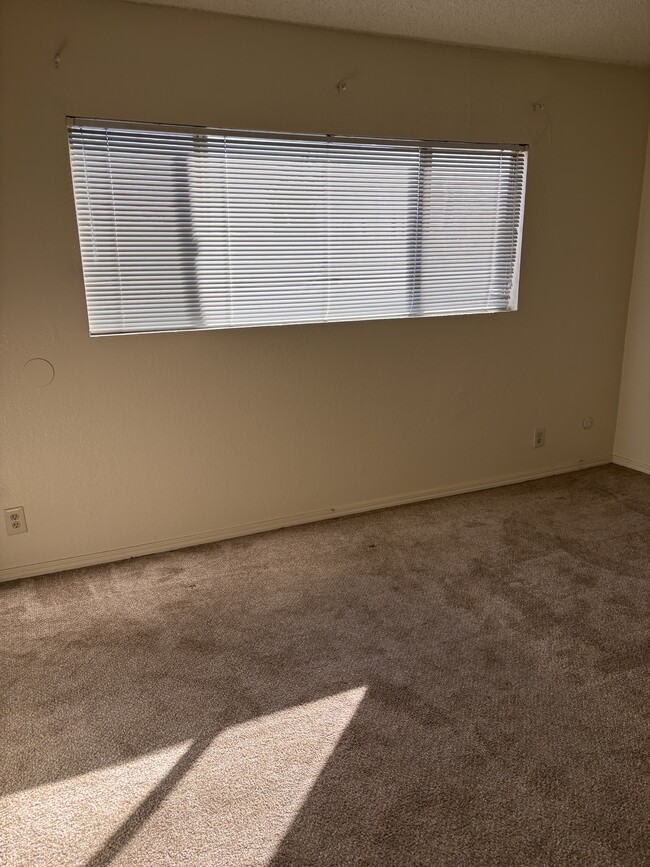 Building Photo - 1713 Askren Ct