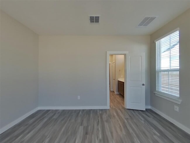 Building Photo - 1560 Mexican Heather Dr