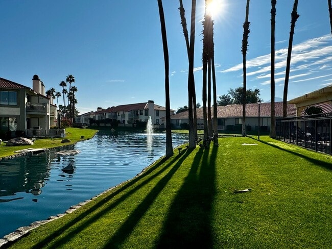 Building Photo - AVAILABLE NOW!! 1 Bed / 1 Bath Condo in Palm Lake in Palm Desert!