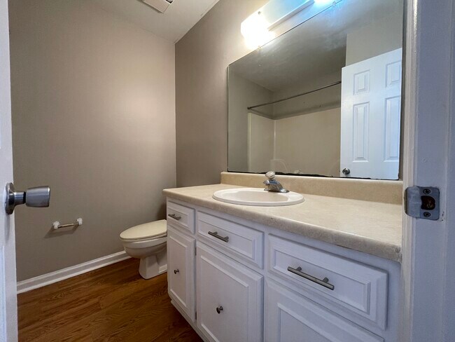 Building Photo - 100 Lanier Dr