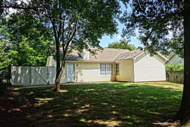 Building Photo - 13916 Sandhurst Dr SW