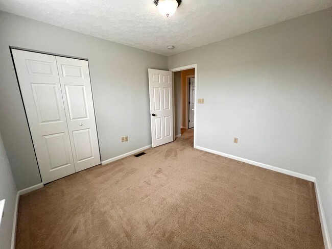 Building Photo - Cranberry Township - 3 Bedroom 2.5 Bathroo...