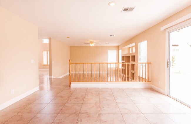 Building Photo - Beautiful 2 Story 4 Bedroom home