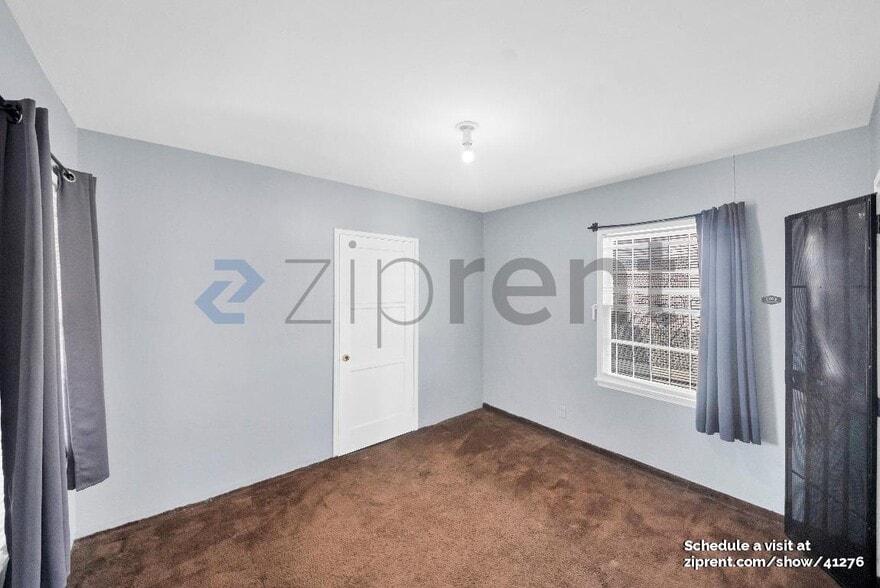Building Photo - 1054 E 150th St