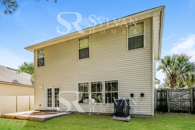 Building Photo - Welcome home to this stunning 4 bedroom, 3 bathroom home!