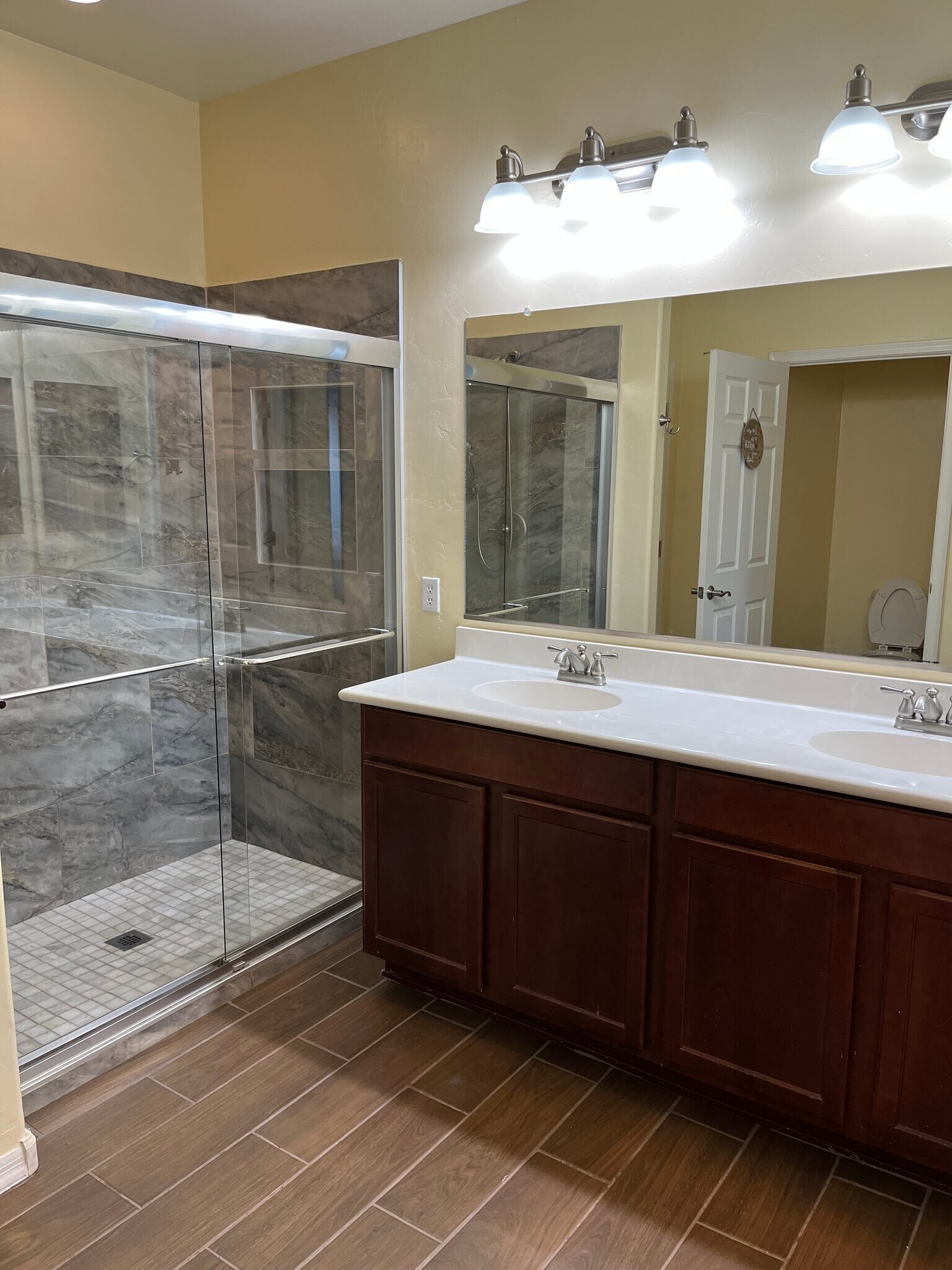 Building Photo - 10437 S Painted Mare Dr