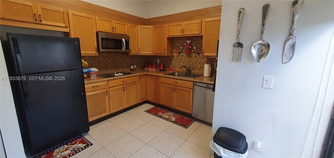 Building Photo - 6702 SW 152nd Pl