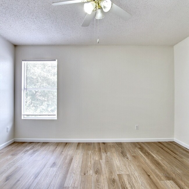 Building Photo - 8751 Gray Fox Ct