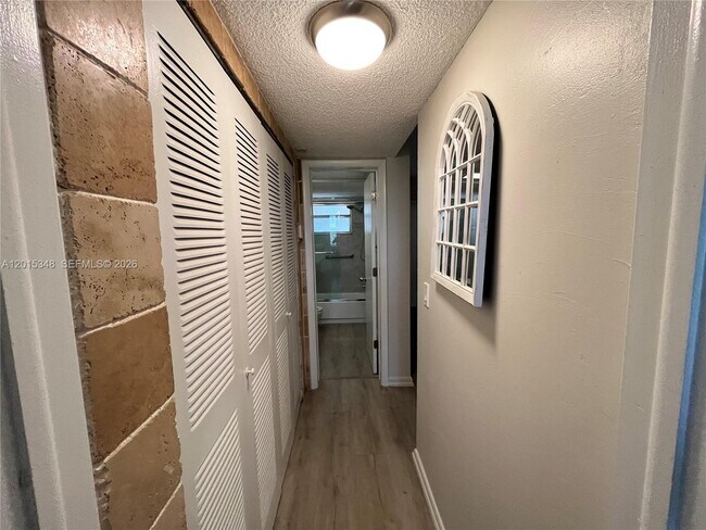 Building Photo - 6550 Royal Palm Blvd