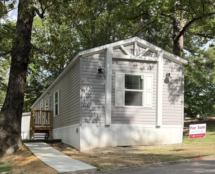 Building Photo - 500 Webster Rd