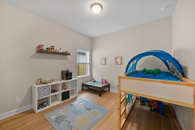 Building Photo - 7214 Oak Grv Trl