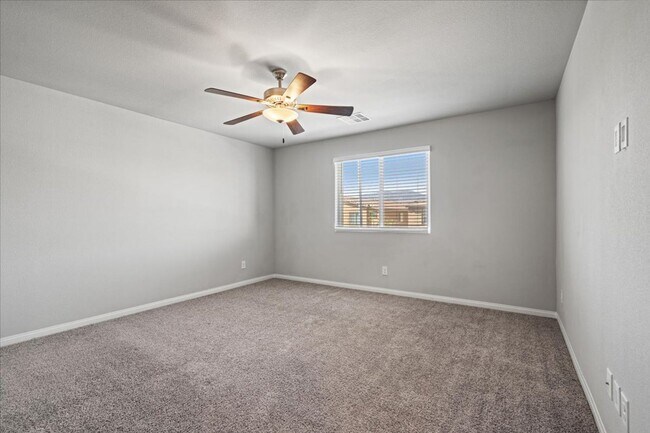 Building Photo - Newer 4 Bd, 3 Bth, Granite Countertops and Entertainer’s Dream!