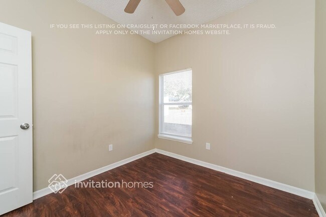 Building Photo - 1613 Stanley Ave