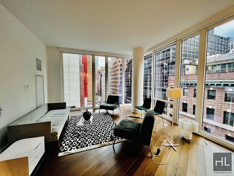 Building Photo - East 44th Street