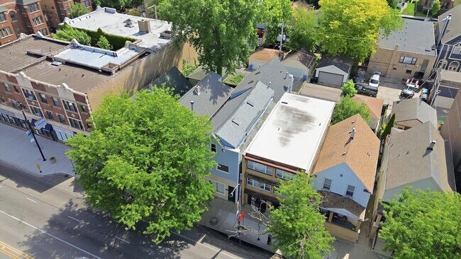 Building Photo - 4541 N Western Ave