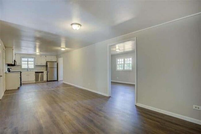 Building Photo - 201 Oglesby Bridge Rd SE