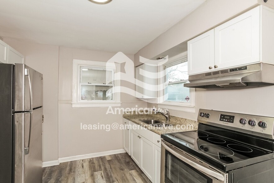 Building Photo - 1826 Catalpa Ave