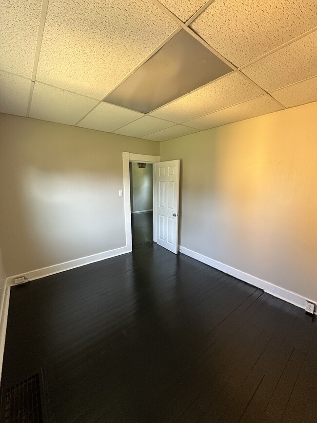 Building Photo - 216 N Delaware St