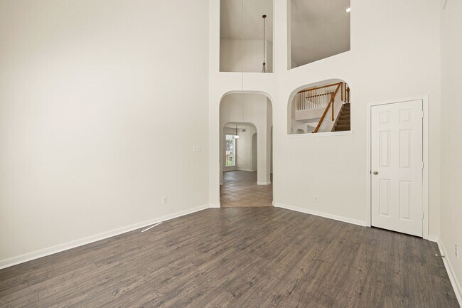 Building Photo - 7711 Summer Shore Dr