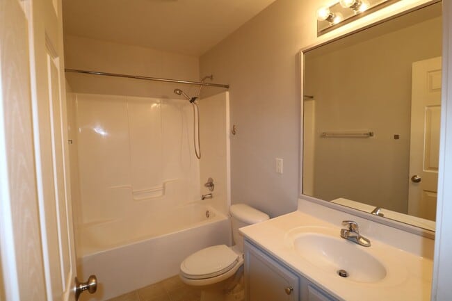 Building Photo - 128 Dover Dr