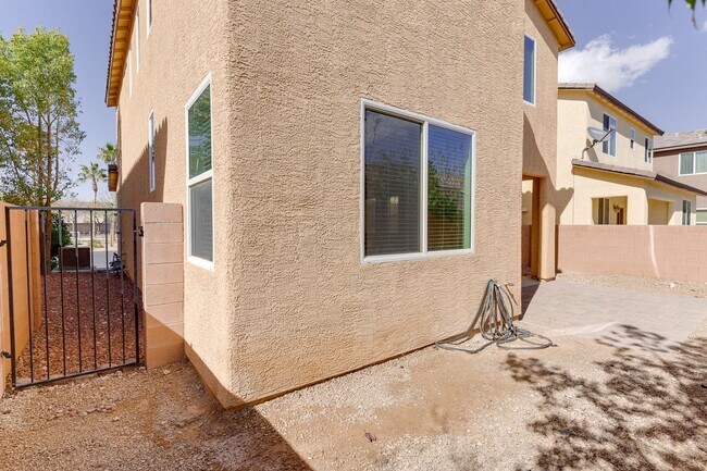 Building Photo - SINGLE HOME 3 BEDROOM 2 BATH