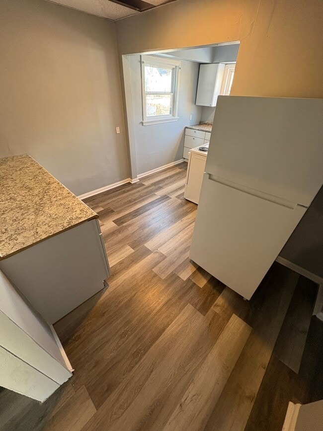 Building Photo - Move-In Ready 5-Bedroom Home in Prime Barberton Location